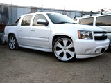 2007y CHEVROLET AVALANCHE Auto Couture WhiteDisk